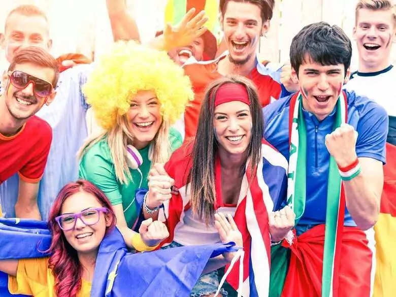 Dlaczego tak łatwo oceniamy piłkarzy?