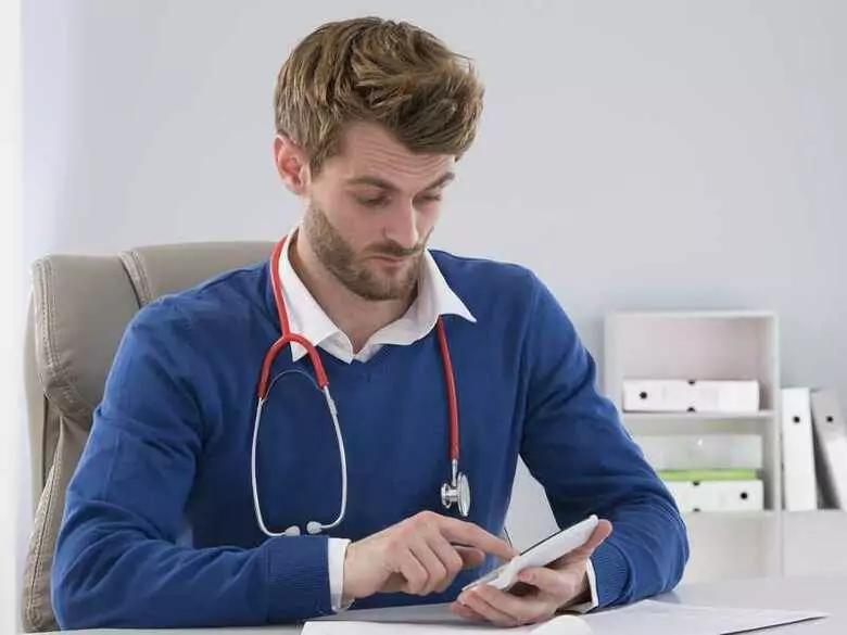 ZZN – złośliwy zespół neuroleptyczny. Występowanie, objawy, postępowanie.