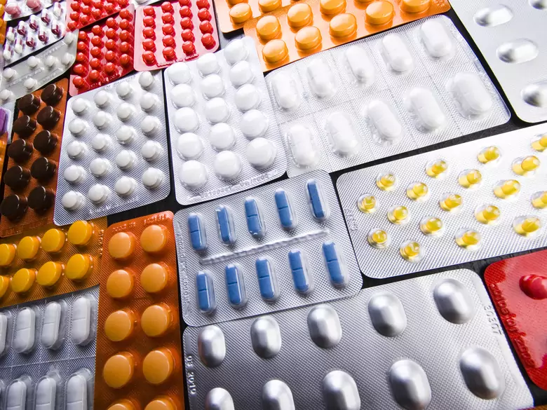 Rząd powinien ułatwić prowadzenie  badań medycznych z użyciem psychodelików. Tak uważa ponad 65 proc. Polaków