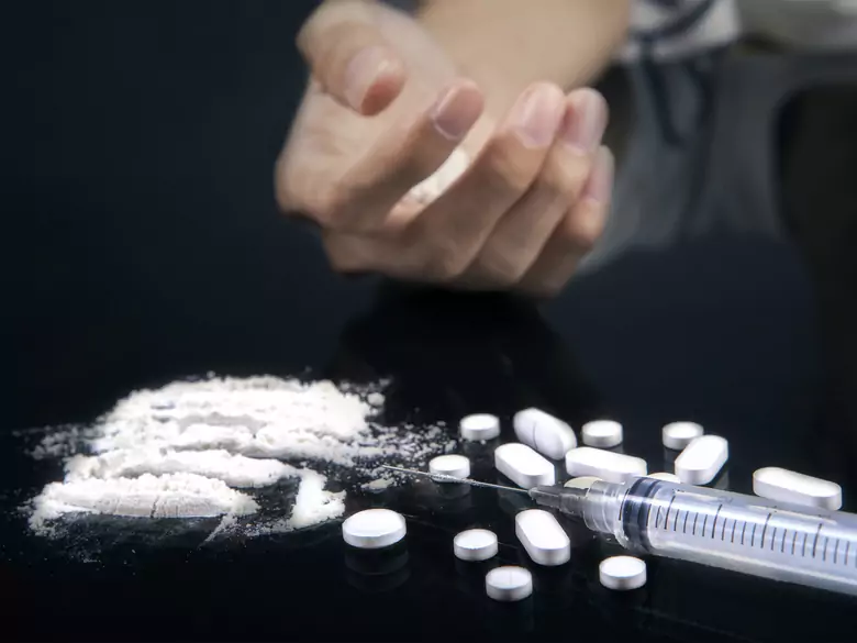 Epidemia dopalaczy! Skutki uboczne związane z ich używaniem