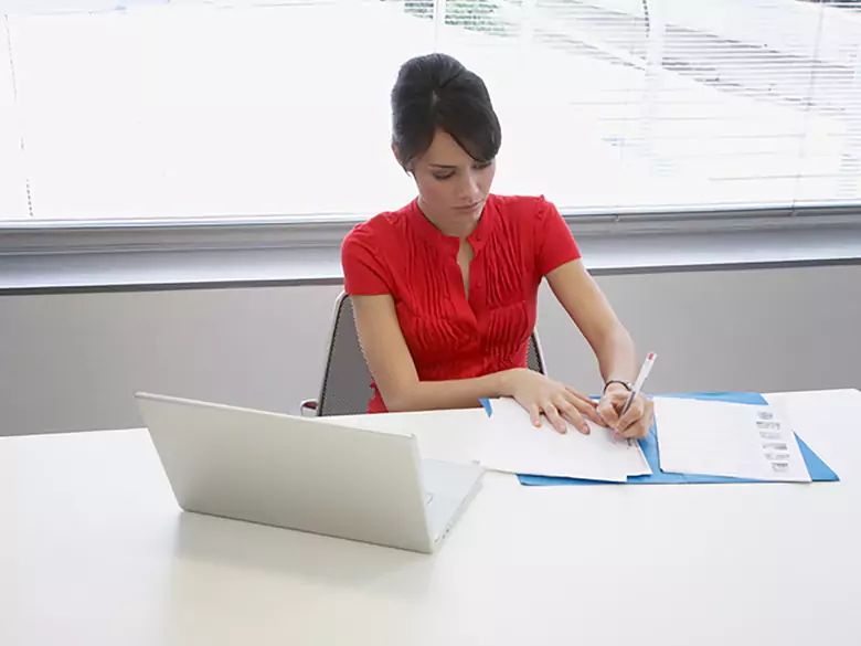 Pracoholiku – zadbaj o zbilansowaną dietę w pracy