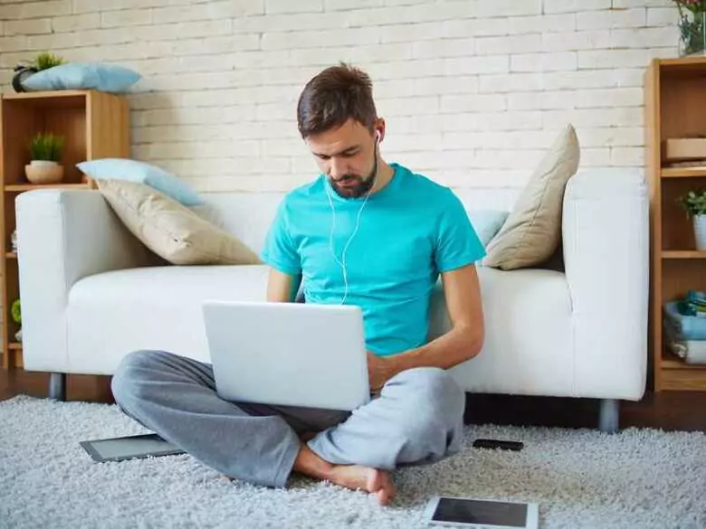 „Zostań w domu” – jak sobie poradzić z koniecznością ograniczenia opuszczania mieszkania?