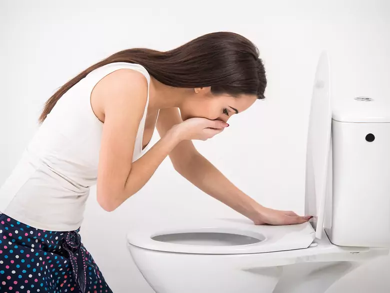 Obżarstwo aż do wyrzutów sumienia i wymiotów: czym właściwie jest bulimia?